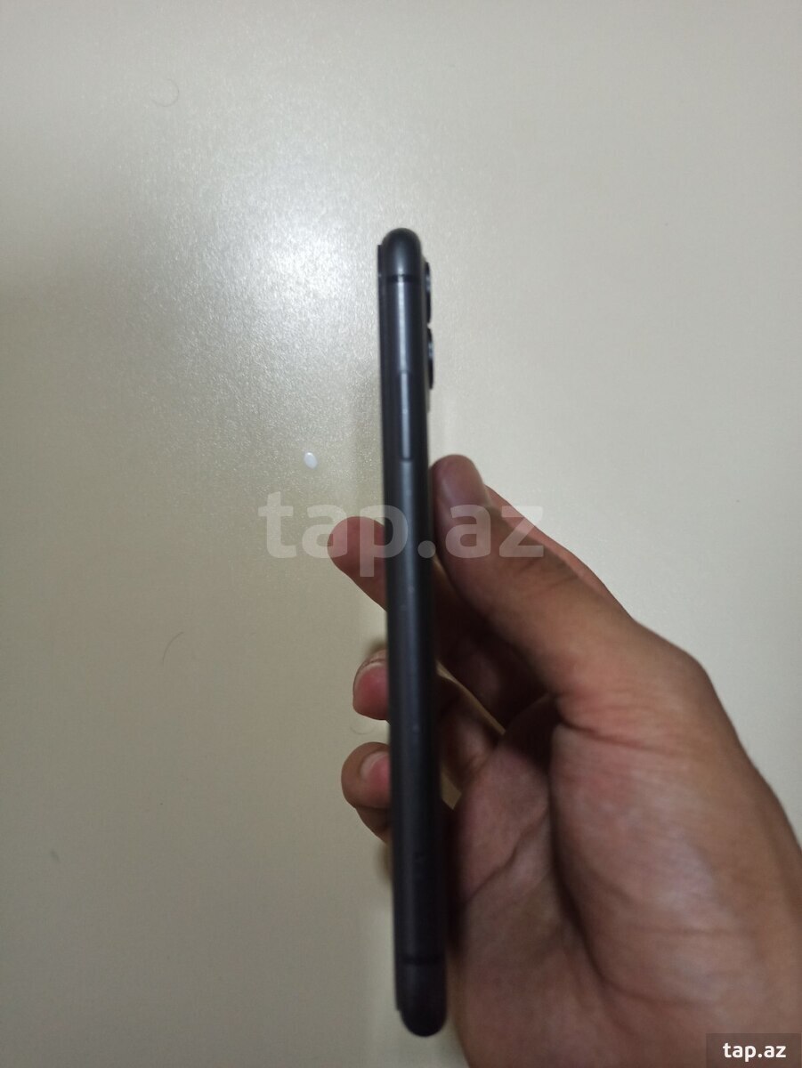 Apple iPhone 11 Black 64GB/4GB (4)