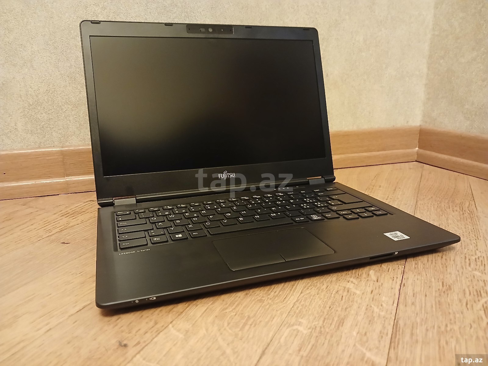Noutbuk Fujitsu LifeBook-U7410