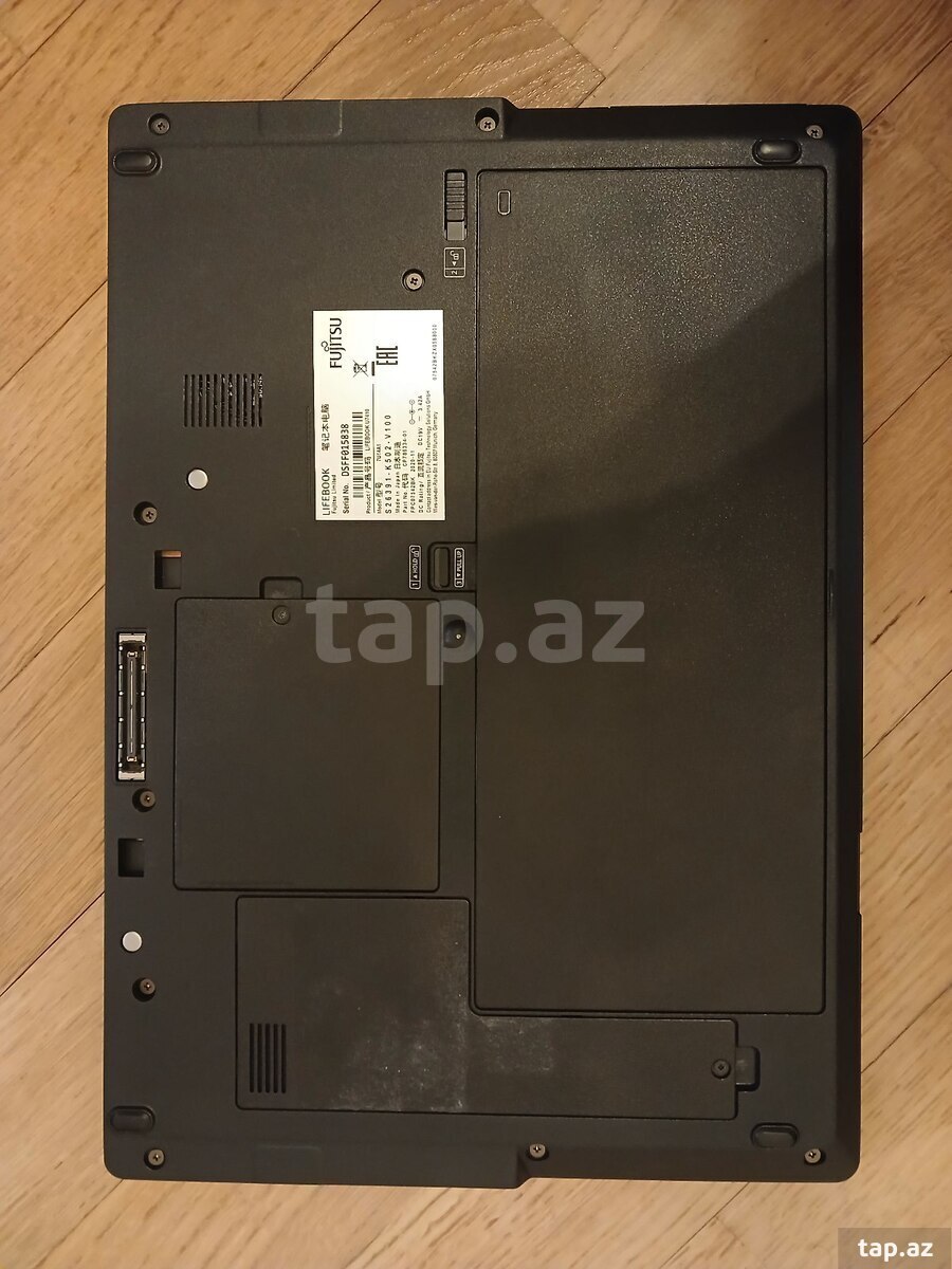 Noutbuk Fujitsu LifeBook-U7410 (5)