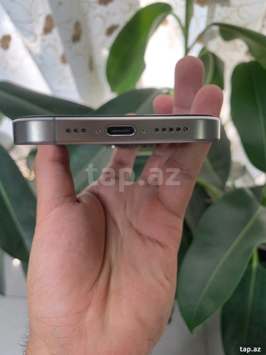 Apple iPhone 15 Pro Natural Titanium 256GB/8GB (4)