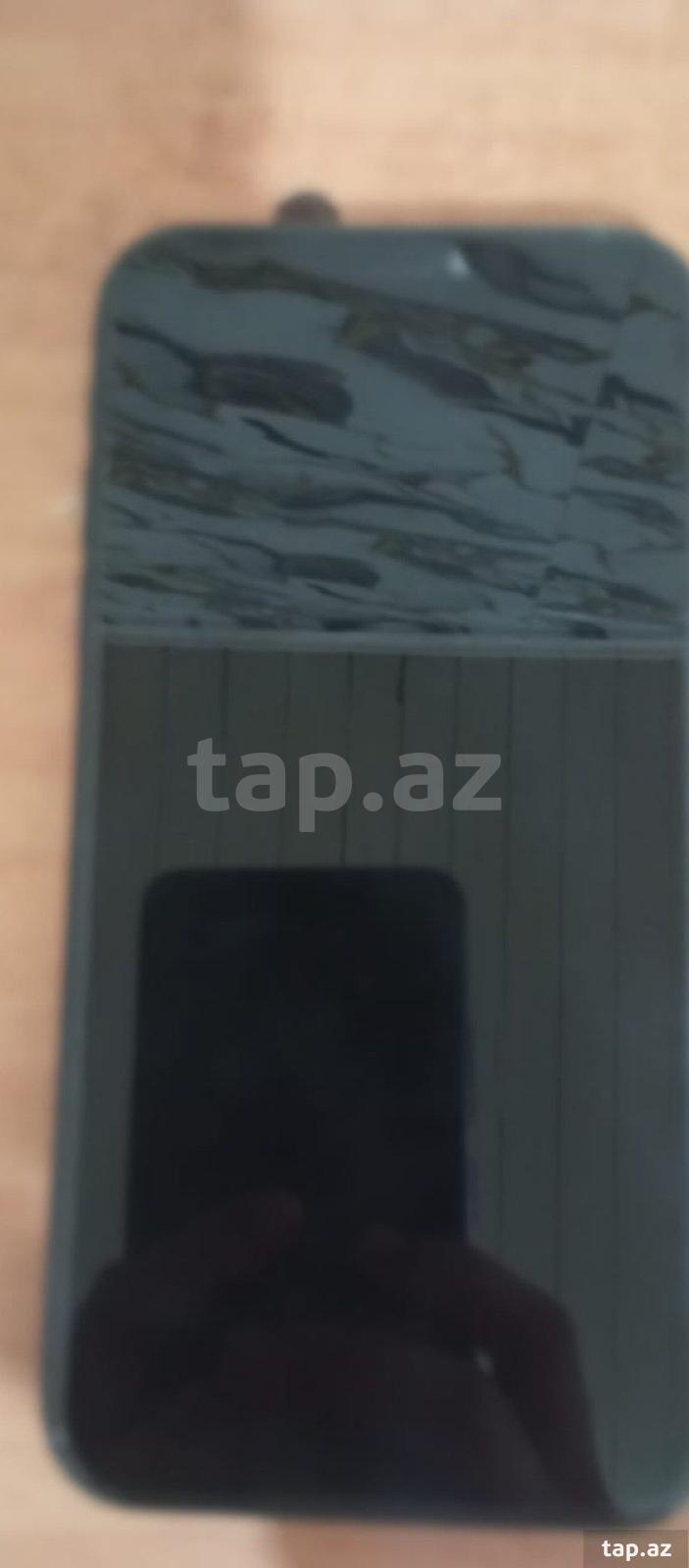 Apple iPhone 11 Black 64GB/4GB (2)