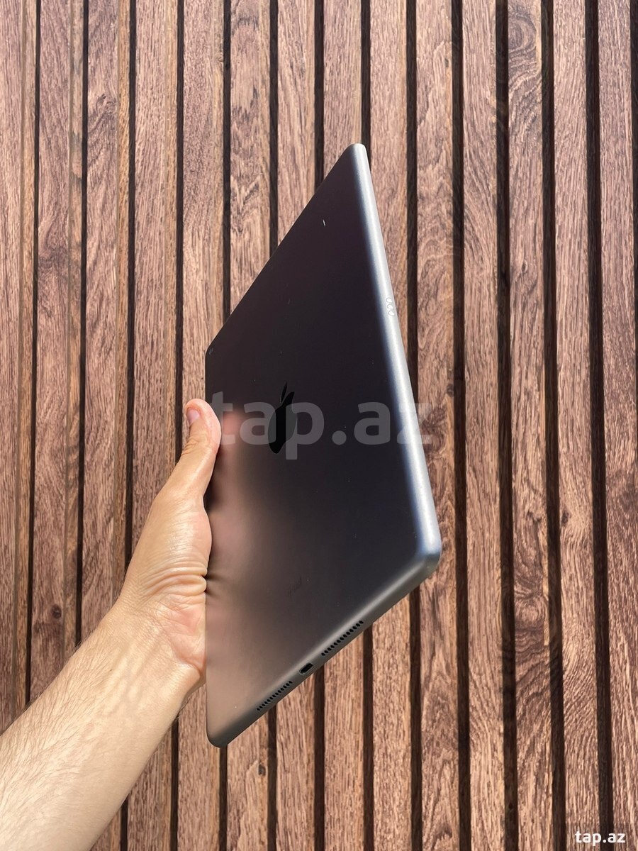Apple iPad 7 (2)