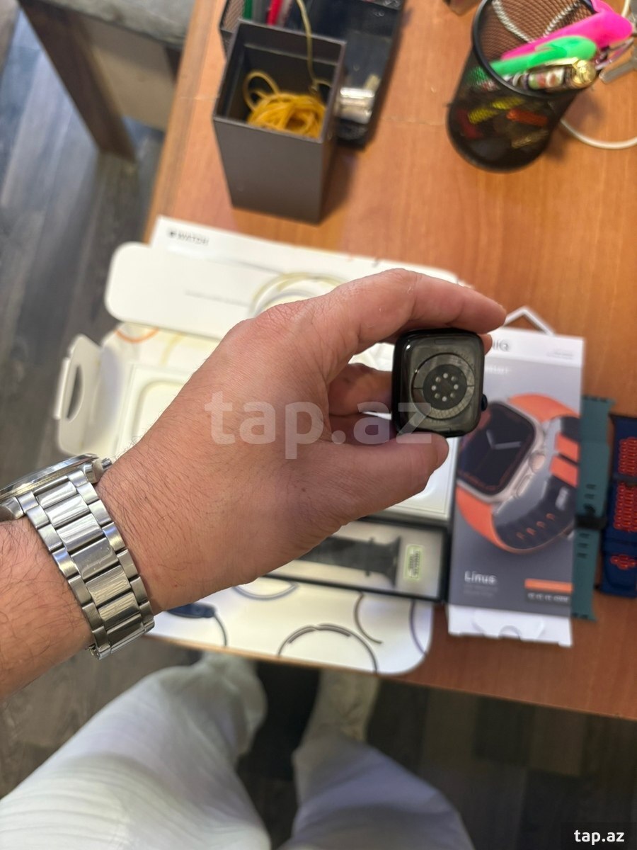 Apple Watch Series 9 Aluminum Cellular Midnight 45mm (2)