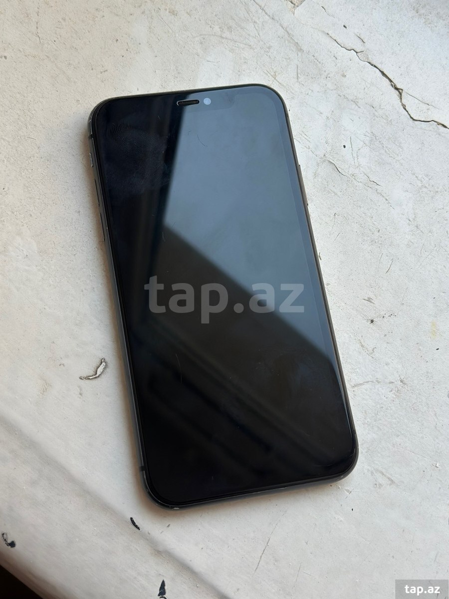 Apple iPhone 11 Black 128GB/4GB (2)