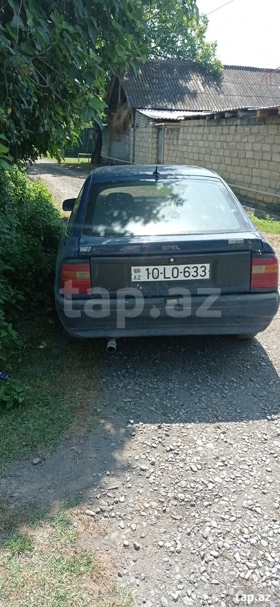 Opel Vectra, 1995 il (3)