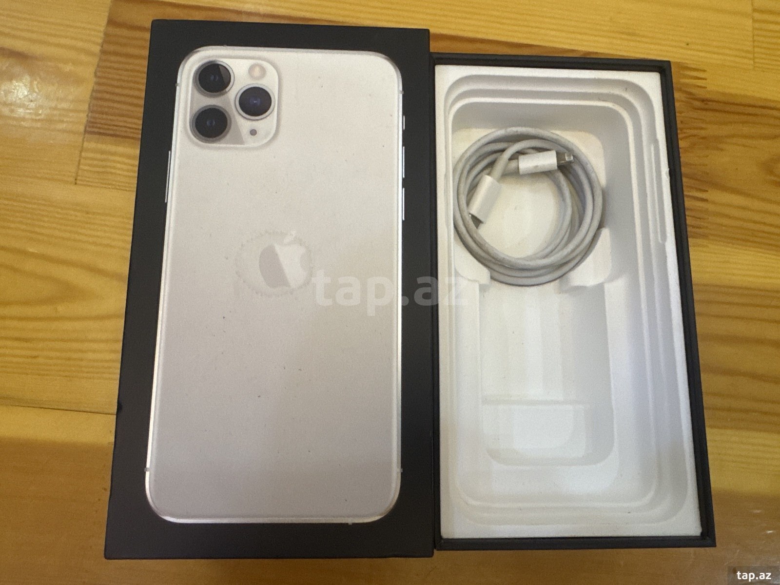 Apple iPhone 11 Pro Silver 256GB/4GB (3)