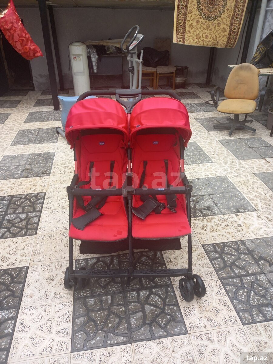 Əkiz uşaq arabası