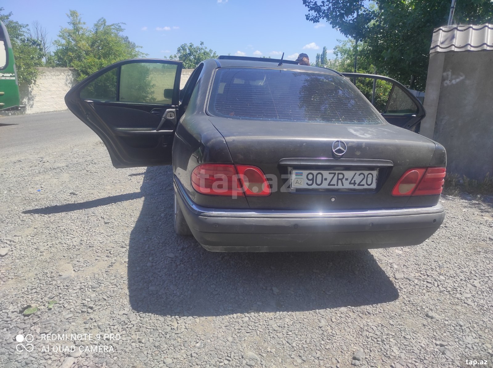 Mercedes E 220, 1997 il (11)
