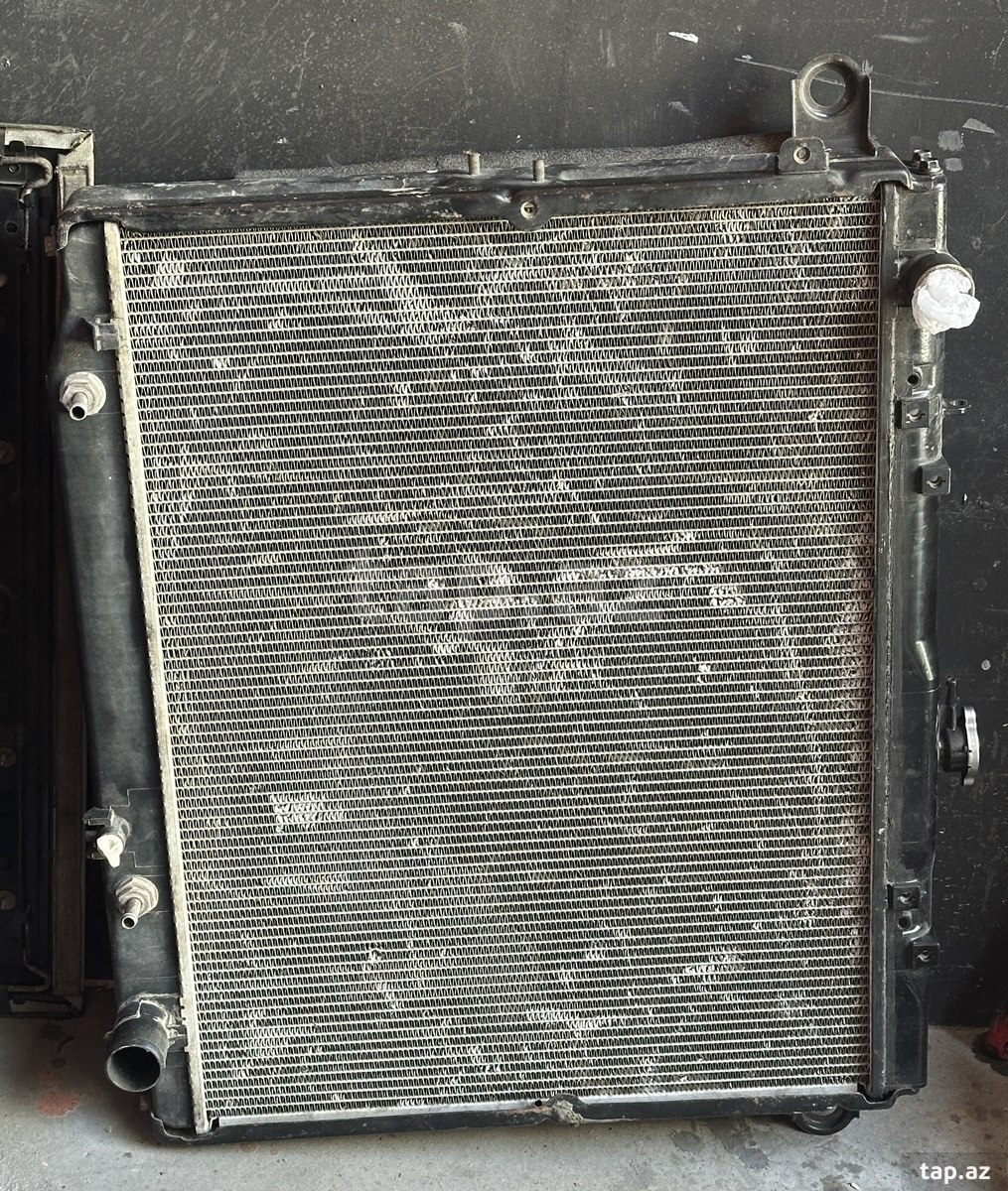 Toyota Land Cruiser radiatoru