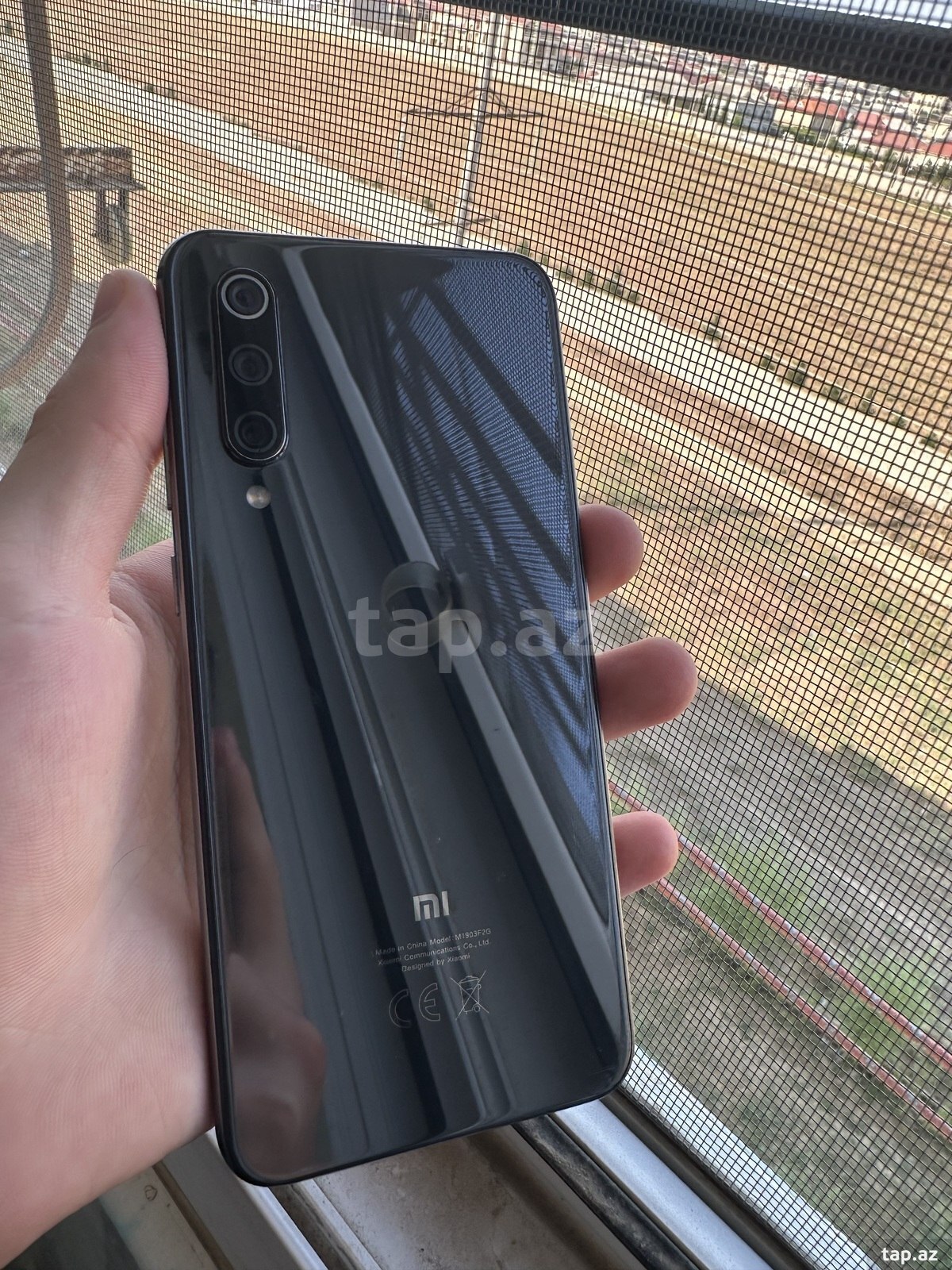 Xiaomi Mi 9 SE Piano Black 64GB/6GB (2)