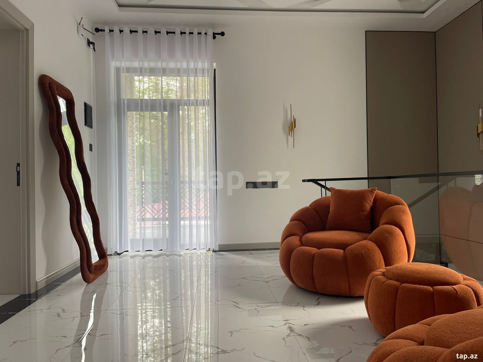 Villa kirayə verilir, Vəndam qəs. (33)