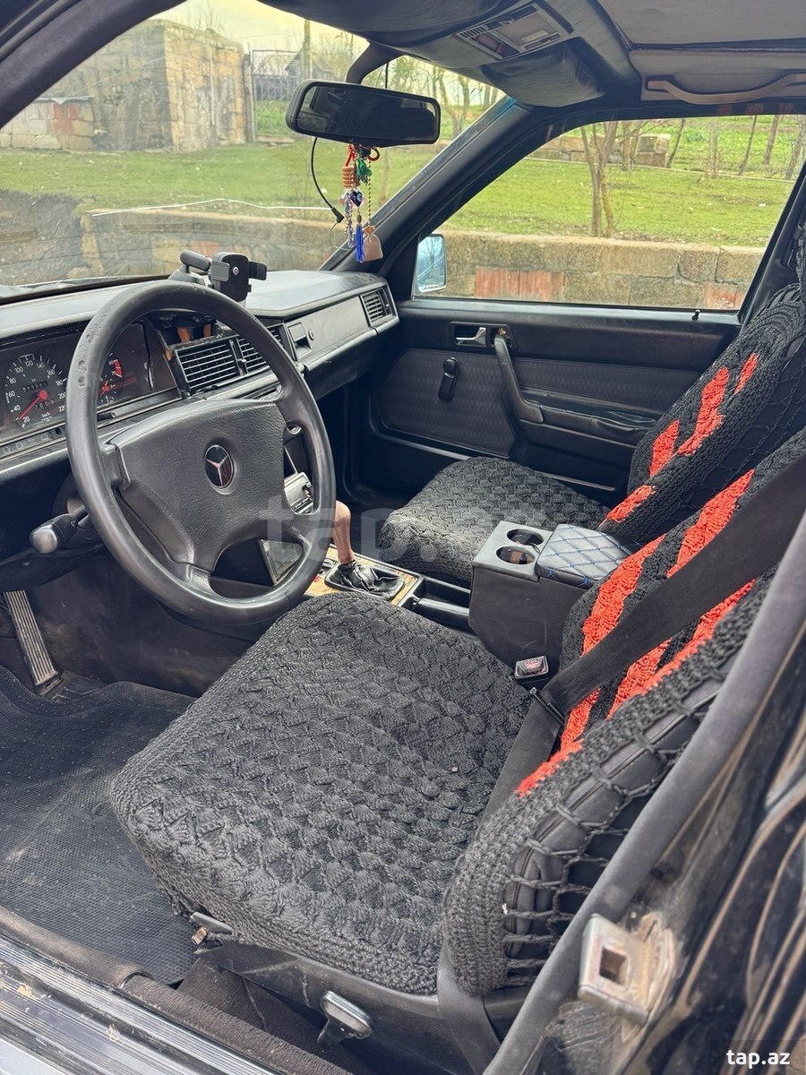 Mercedes 190, 1991 il (7)