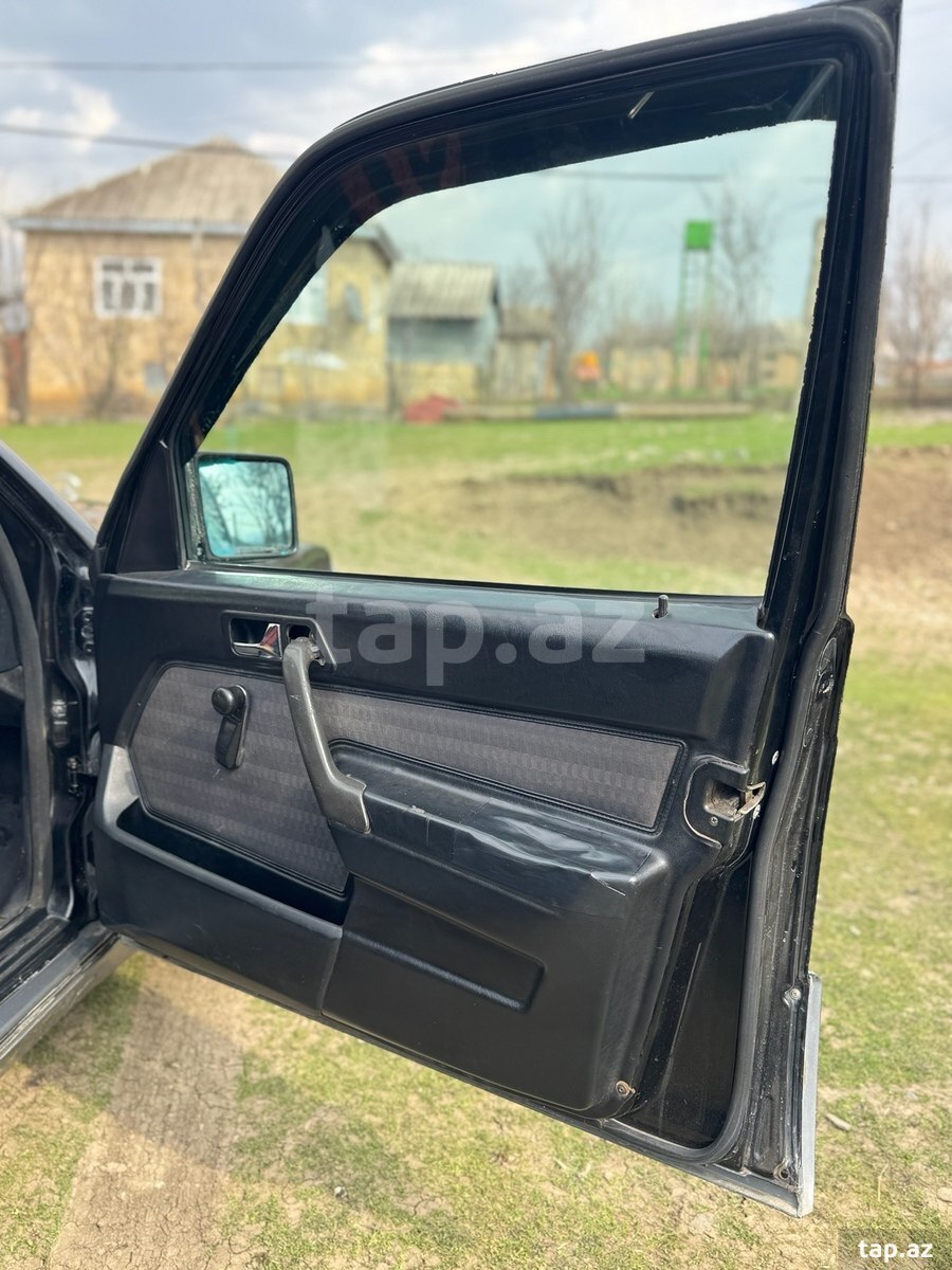 Mercedes 190, 1991 il (12)