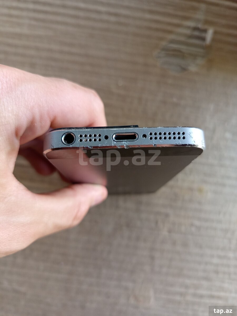 Apple iPhone 5S White/Silver 64GB (2)