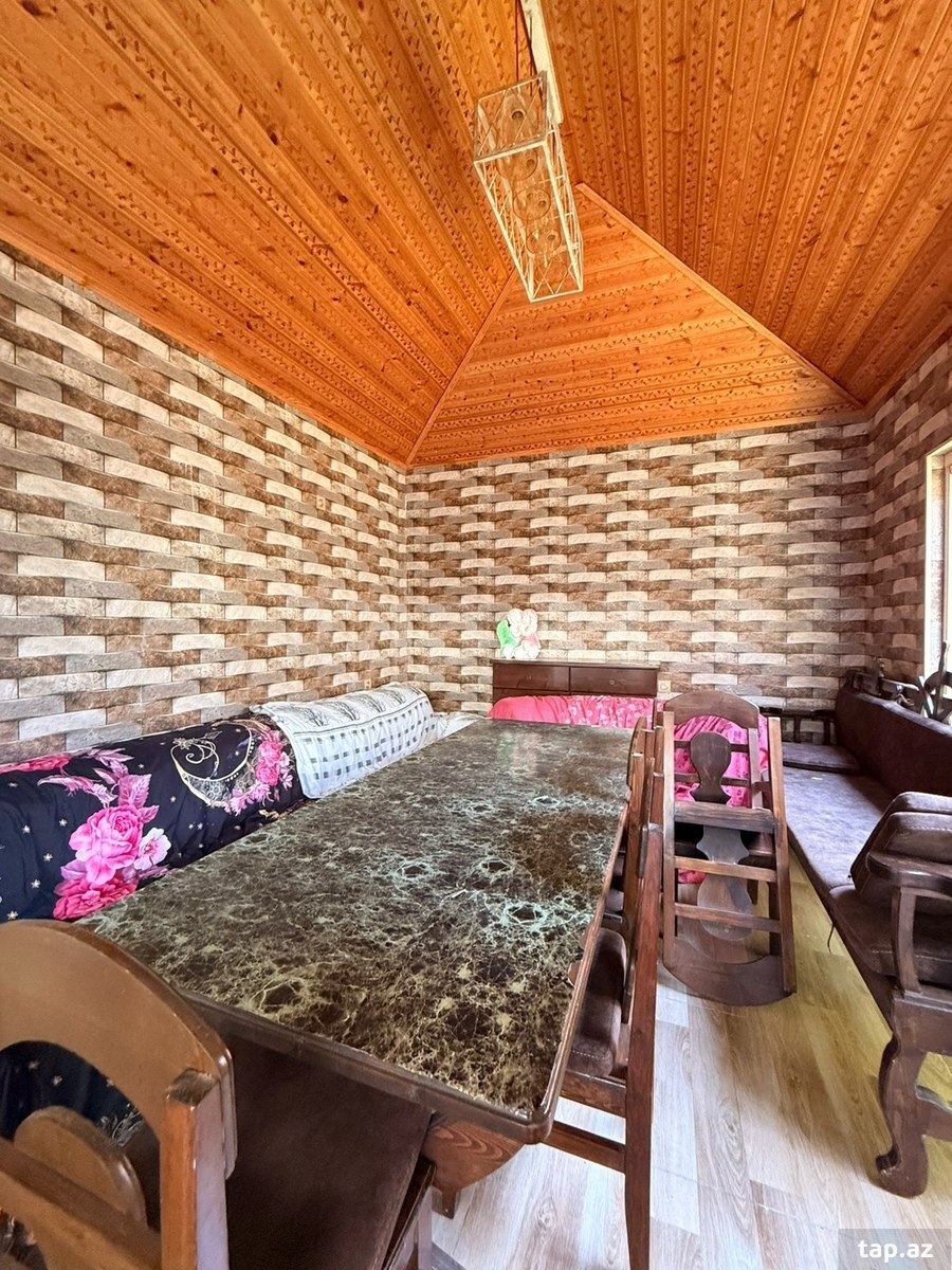 Həyət evi, Binə qəs. (4)