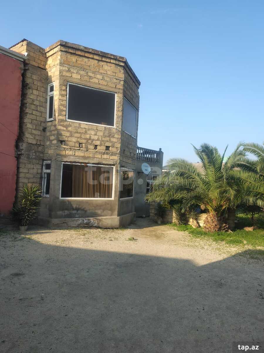 Həyət evi, Corat qəs. (8)