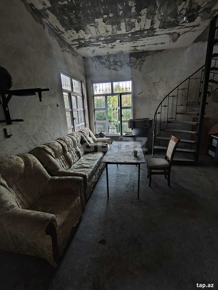 Həyət evi, Corat qəs. (14)