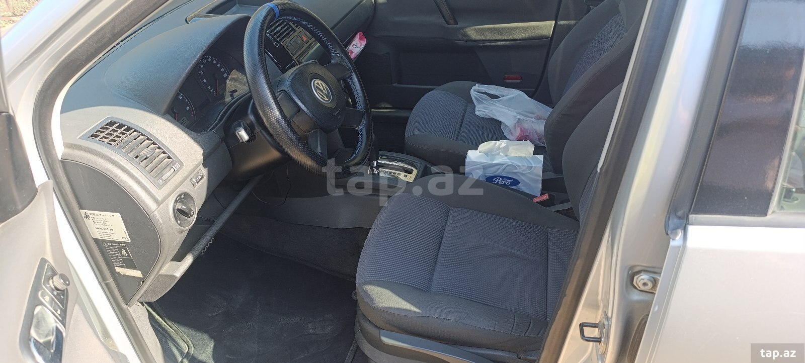 Volkswagen Polo, 2004 il (9)