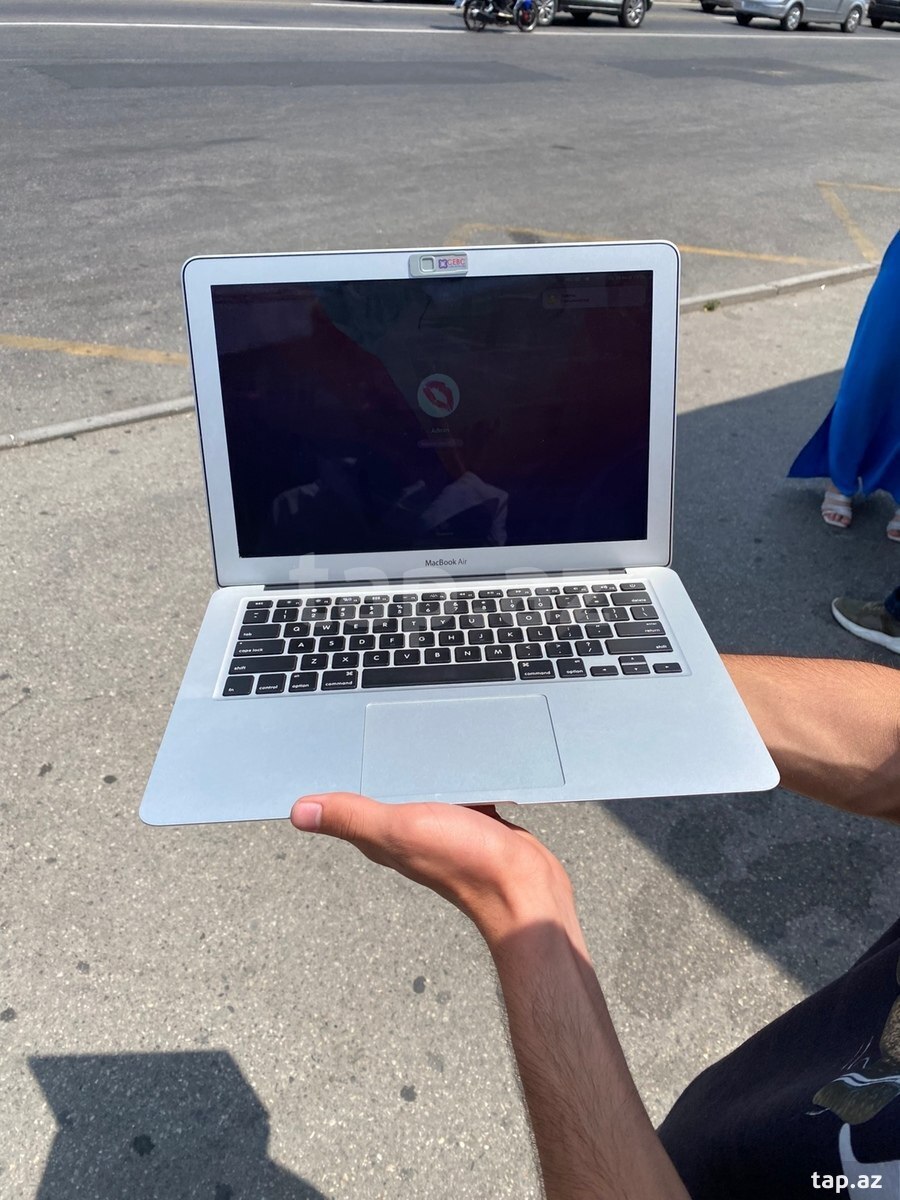 Apple Macbook Neo (2)