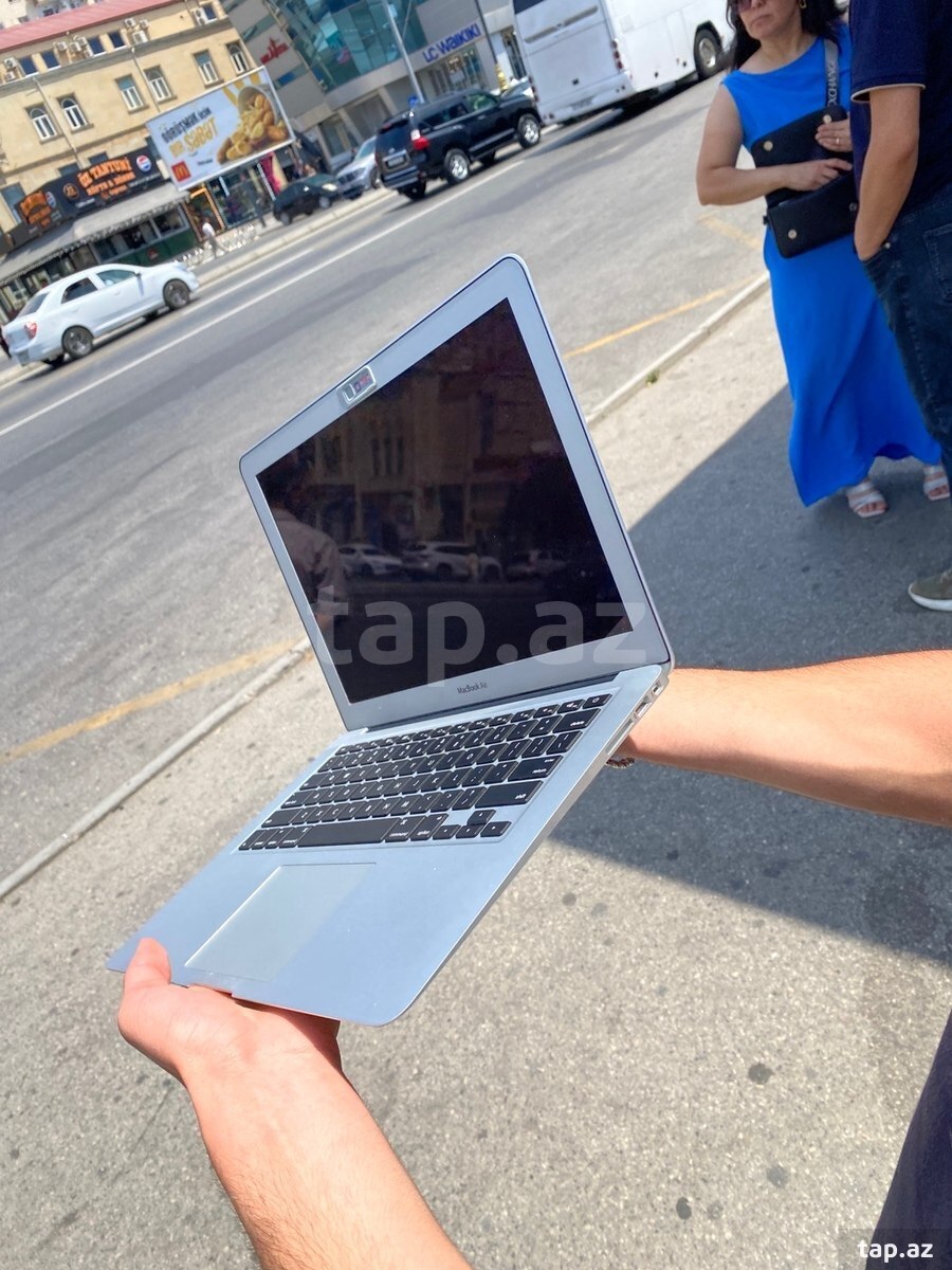 Apple Macbook Neo (5)