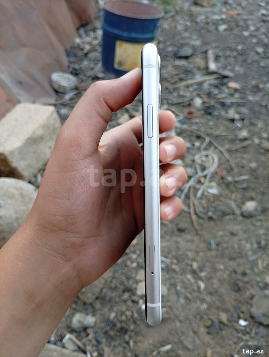 Apple iPhone 11 White 128GB/4GB (2)