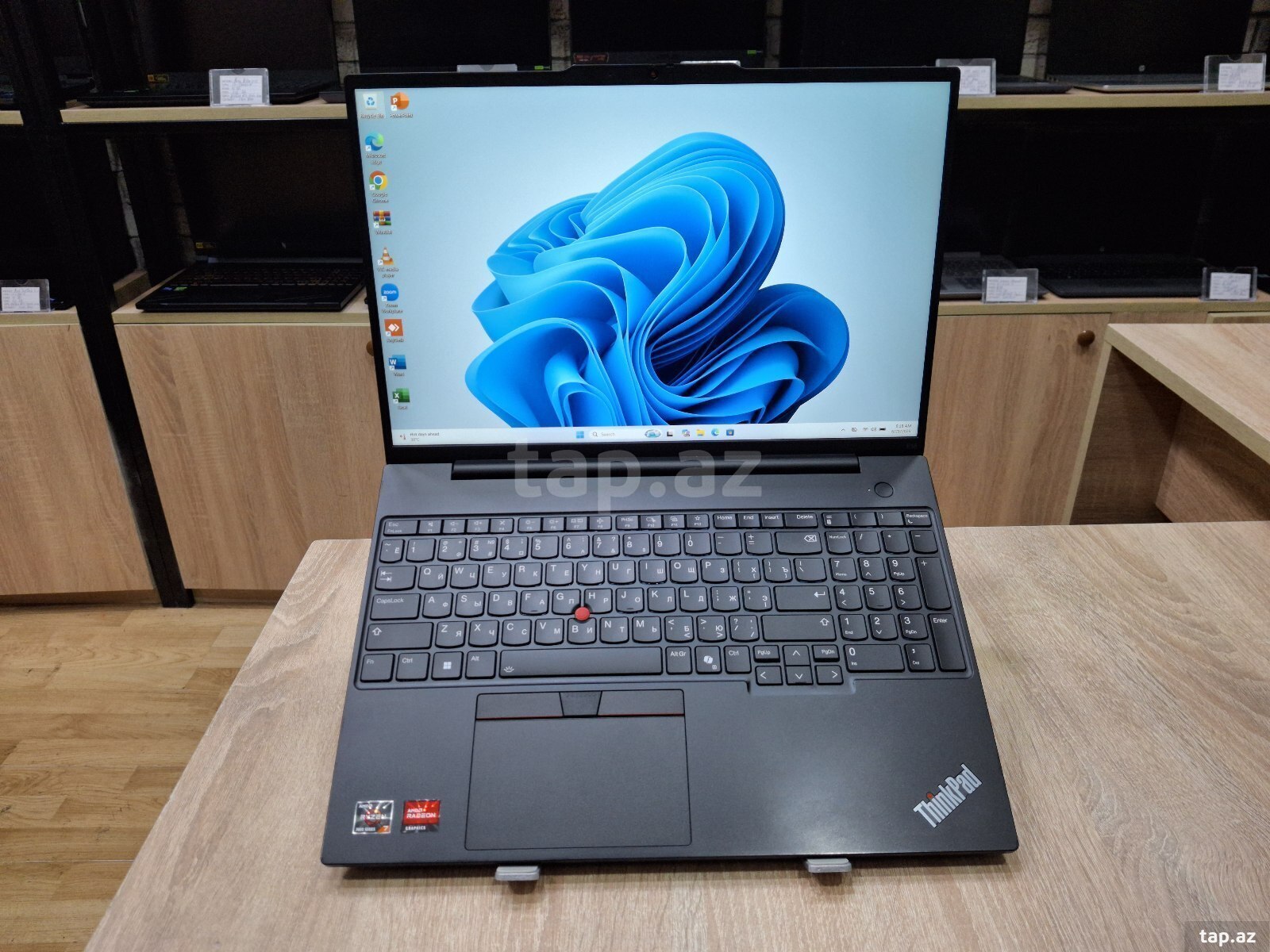 Noutbuk Lenovo Thinkpad E16 Ryzen 7 7735HS
