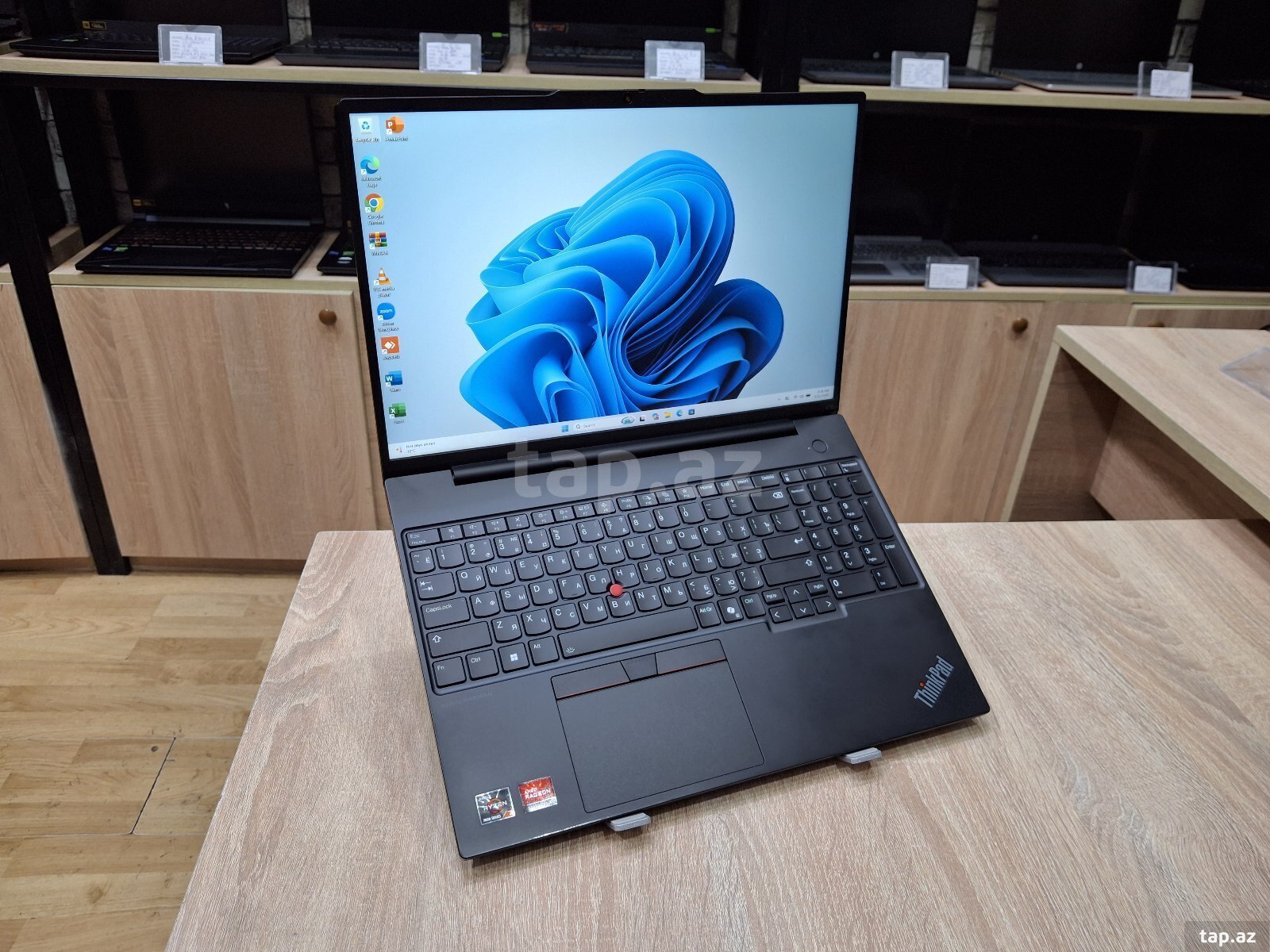 Noutbuk Lenovo Thinkpad E16 Ryzen 7 7735HS (6)