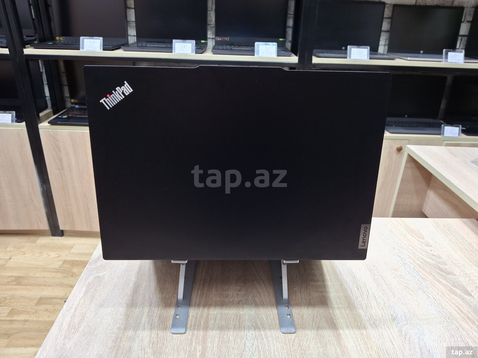 Noutbuk Lenovo Thinkpad E16 Ryzen 7 7735HS (8)