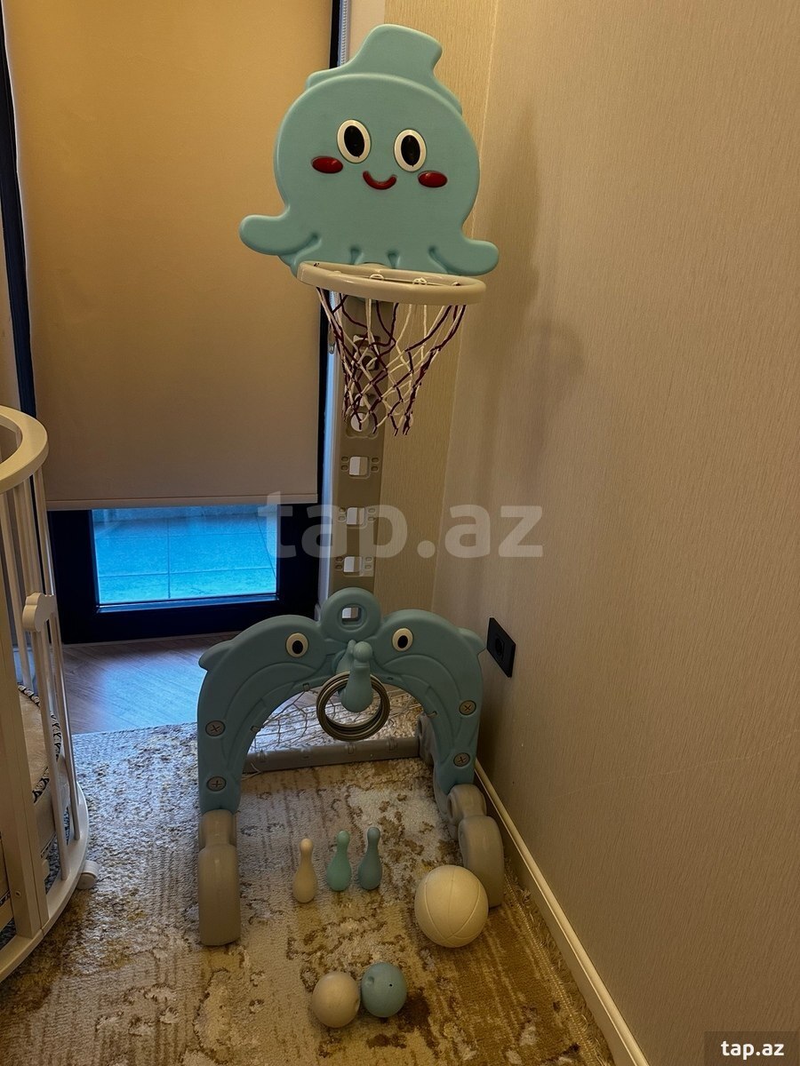 Uşaqlar üçün basketbol və futbol oyunu