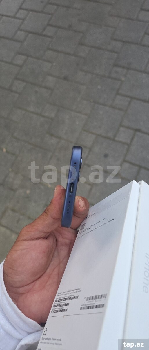 Apple iPhone 17 Pro Deep Blue 256GB/12GB (5)
