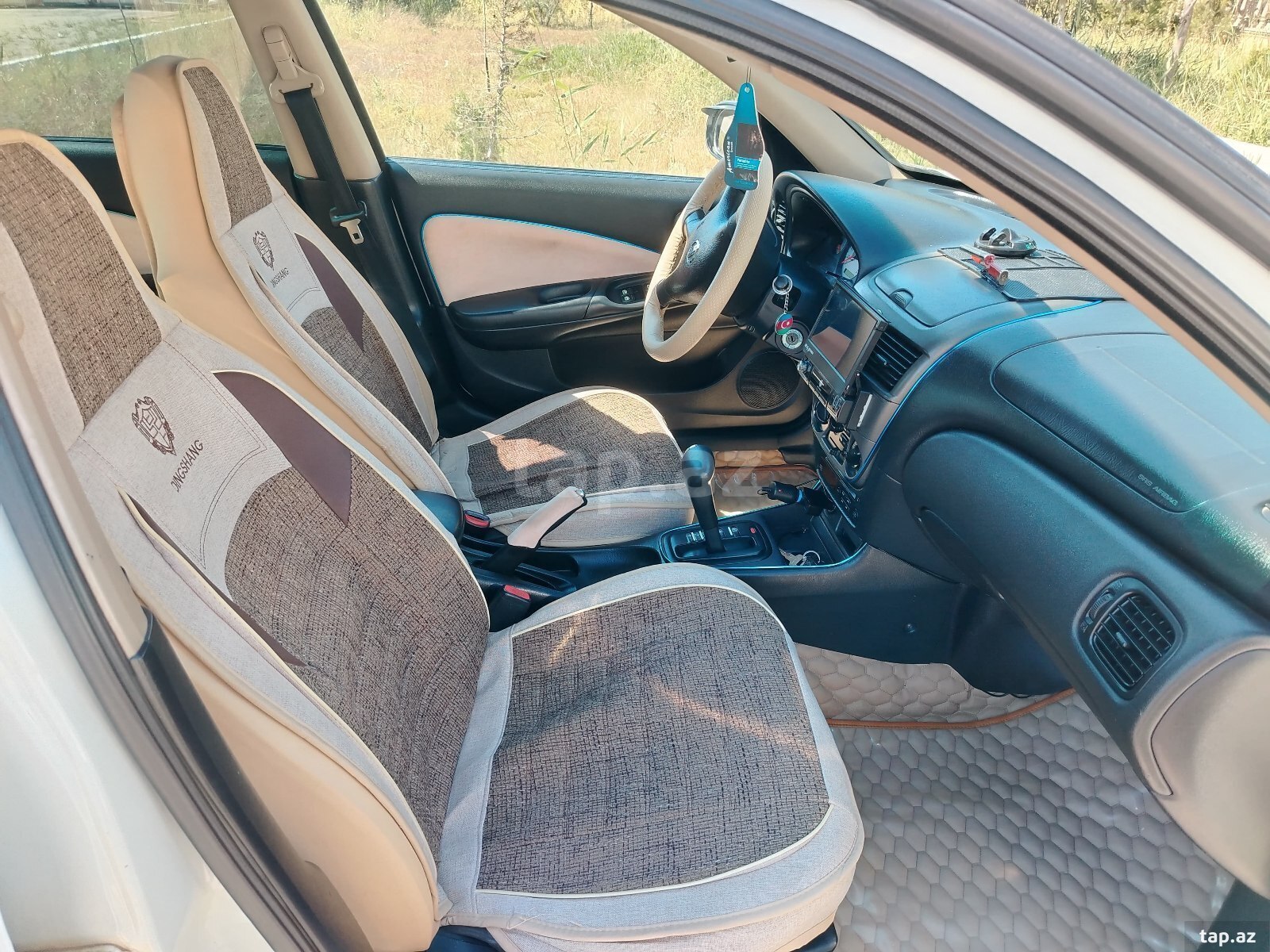 Nissan Sunny, 2008 il (9)