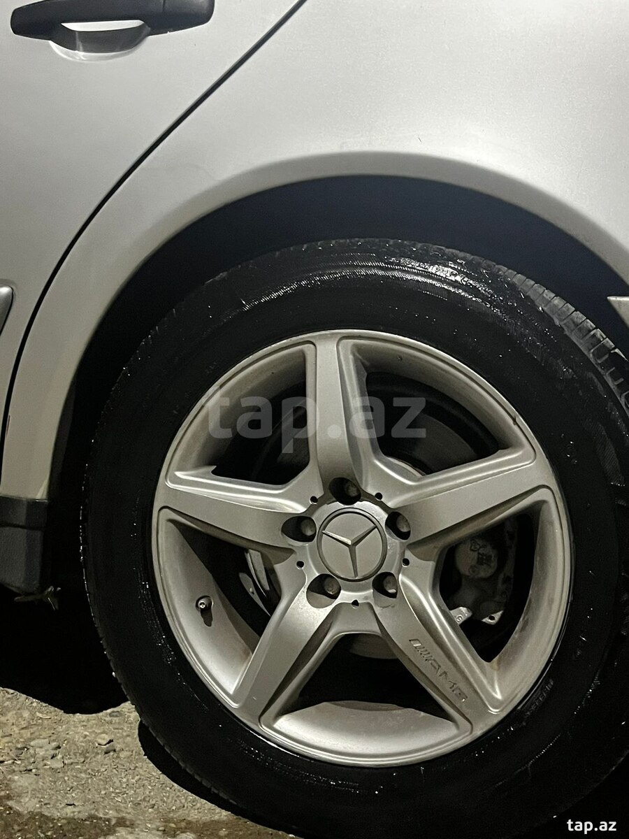 Mercedes E 320, 1996 il (12)