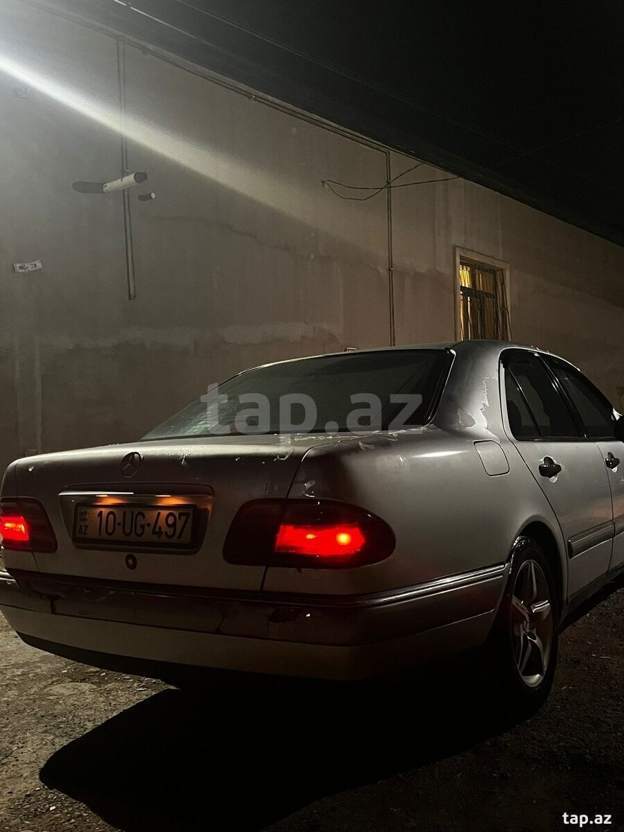 Mercedes E 320, 1996 il (13)