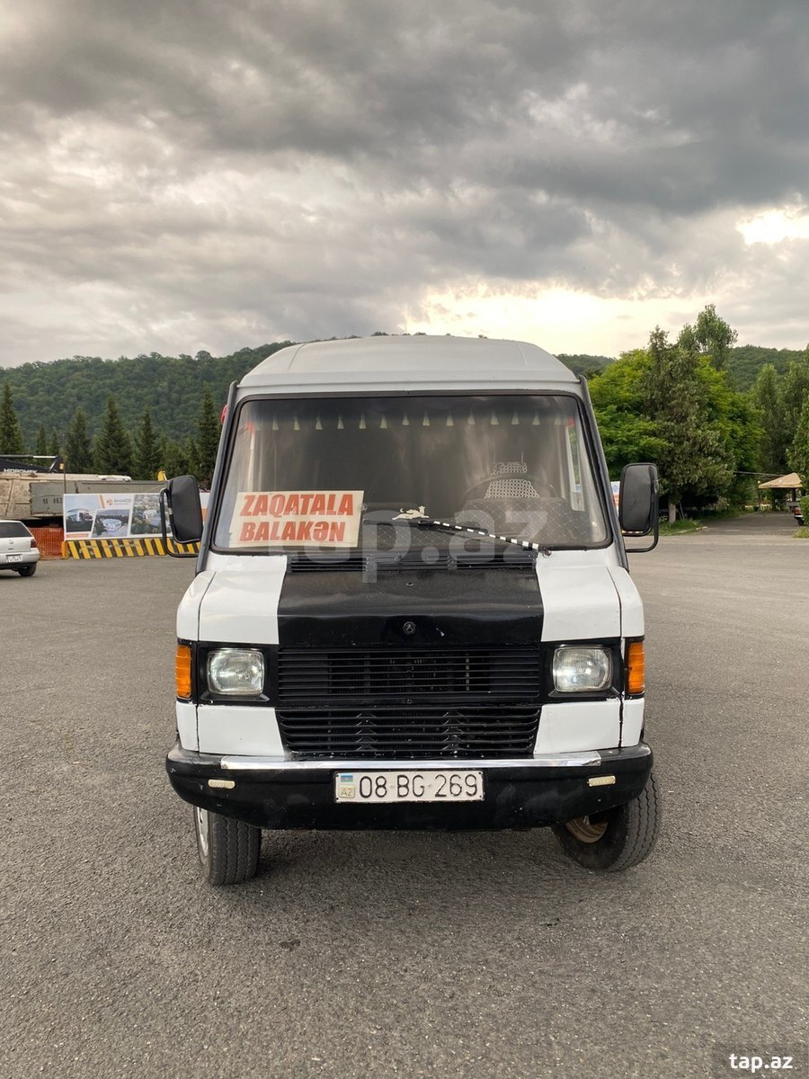 Mercedes-Benz, 1990 il