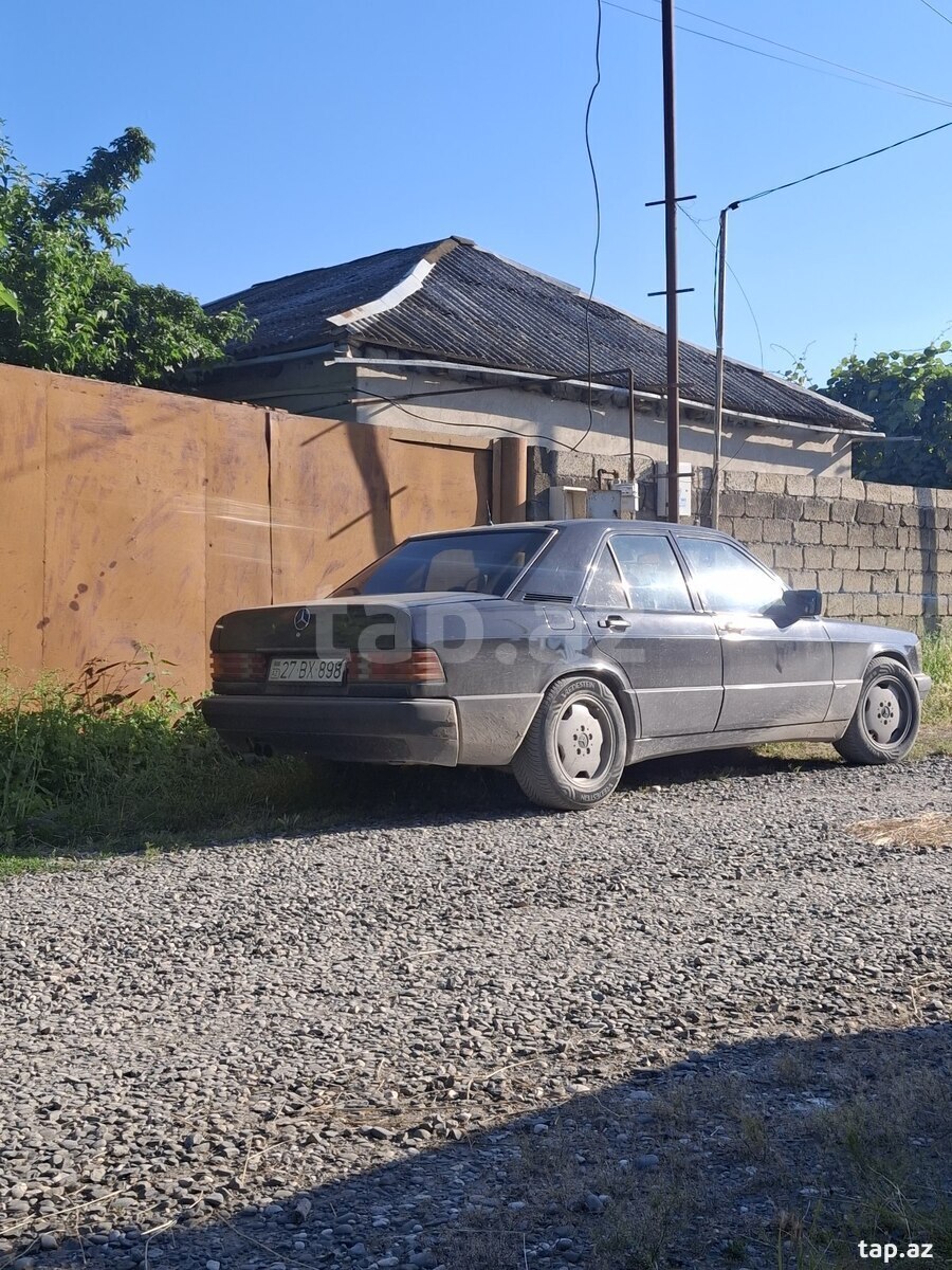 Mercedes 190, 1992 il (8)