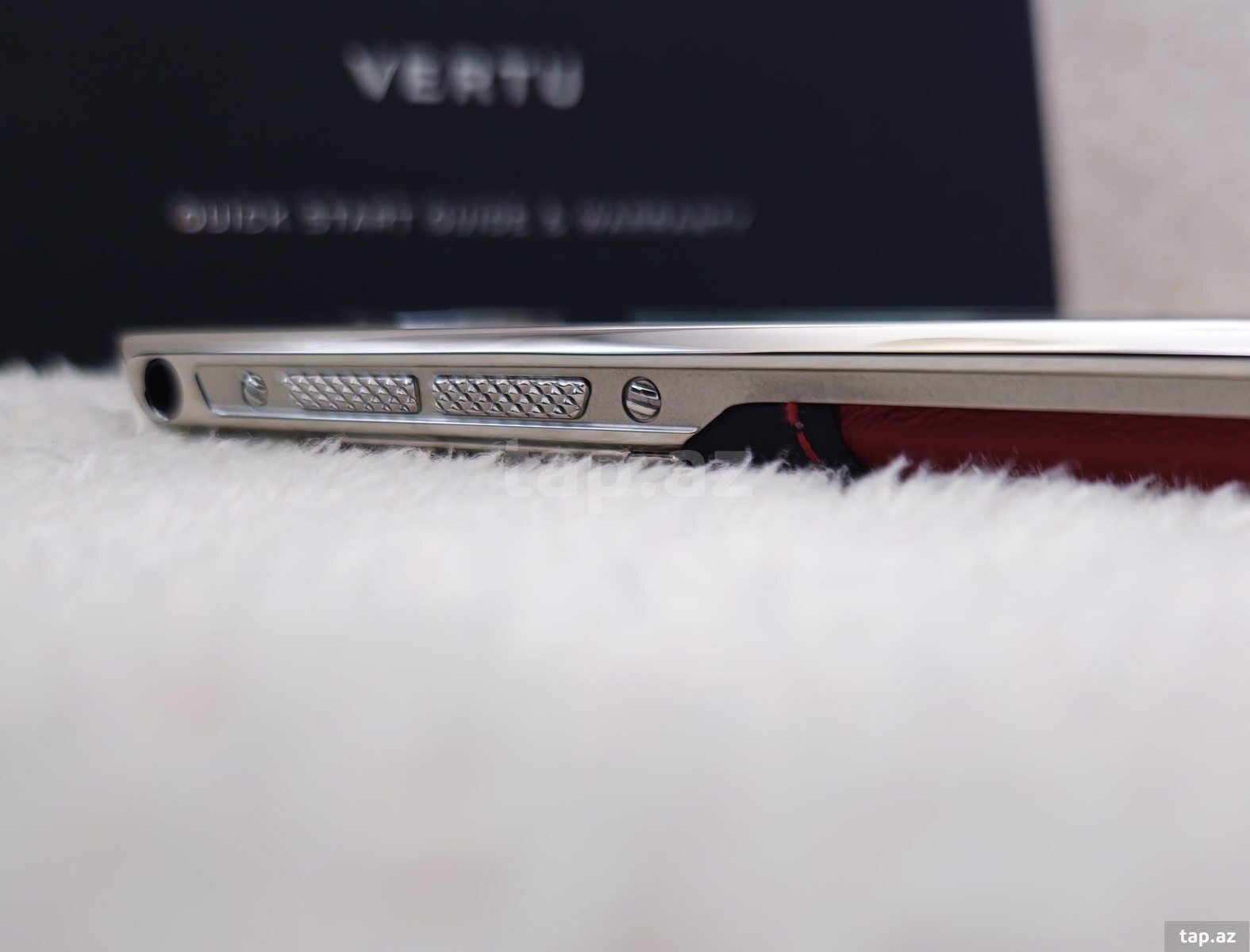 Vertu Signature Touch Bentley 64GB/2GB (24)