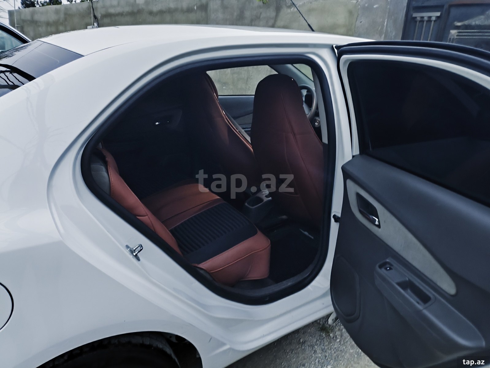 Chevrolet Cobalt, 2024 il (10)