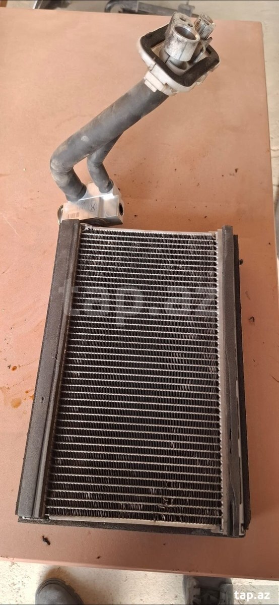 Isuzu NPR kondisioner radiatoru