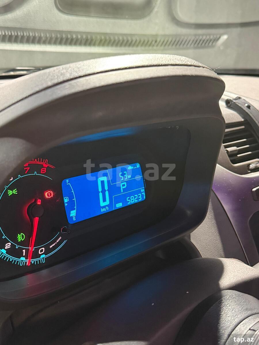 Chevrolet Cobalt, 2025 il (6)