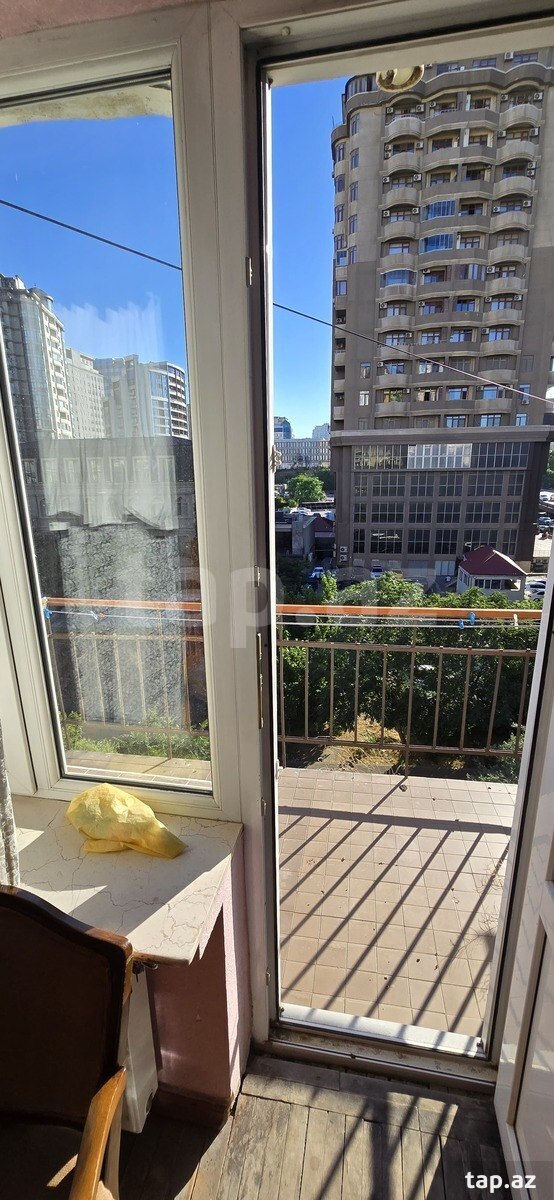 3-otaqlı mənzil, Abbasqulu Ağa Bakıxanov küç., 70 m² (12)