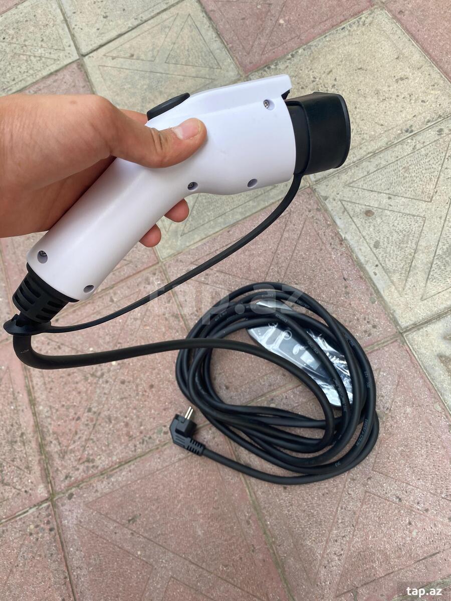 Avtomobil şarj aparatı