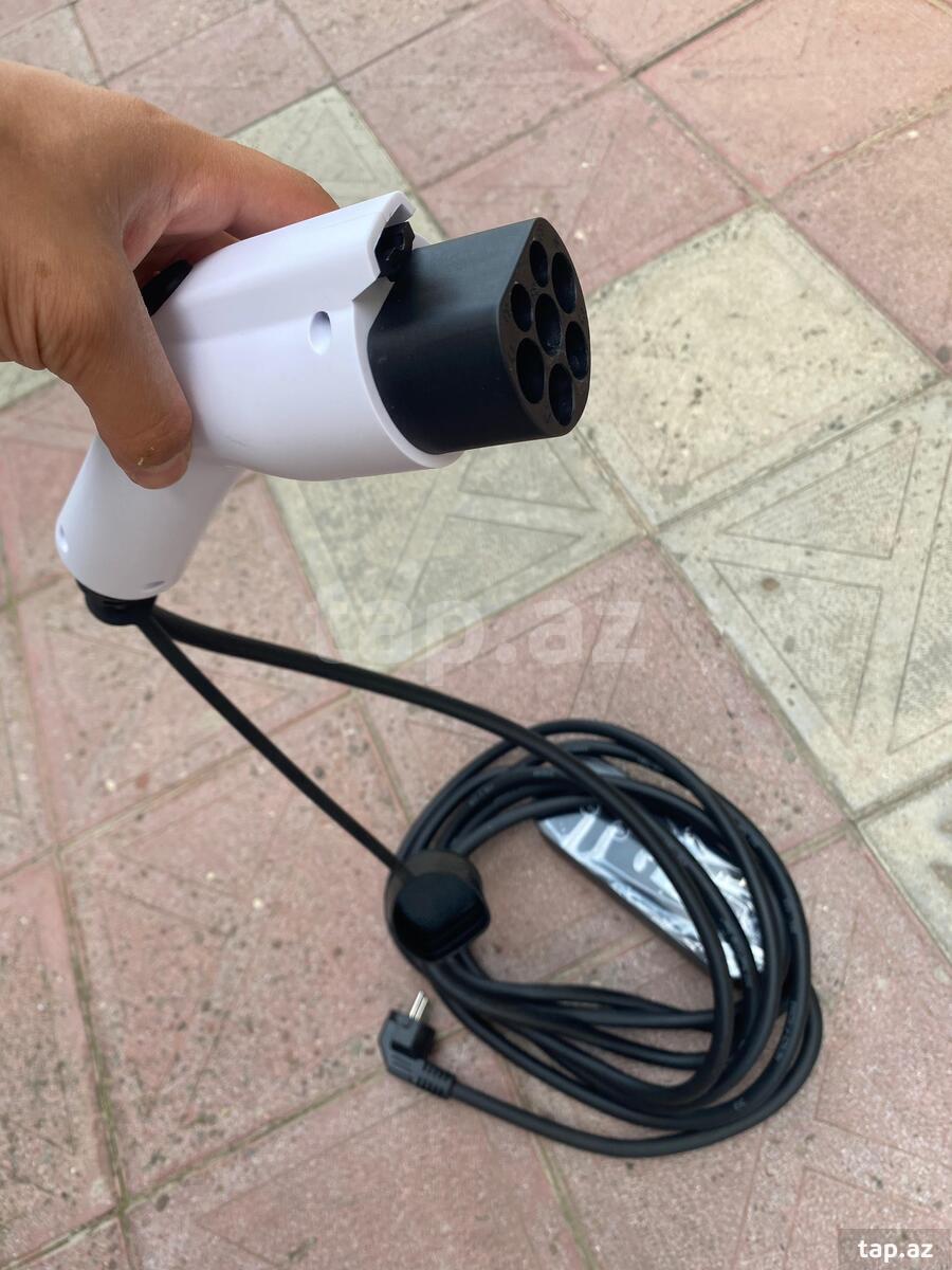 Avtomobil şarj aparatı (2)