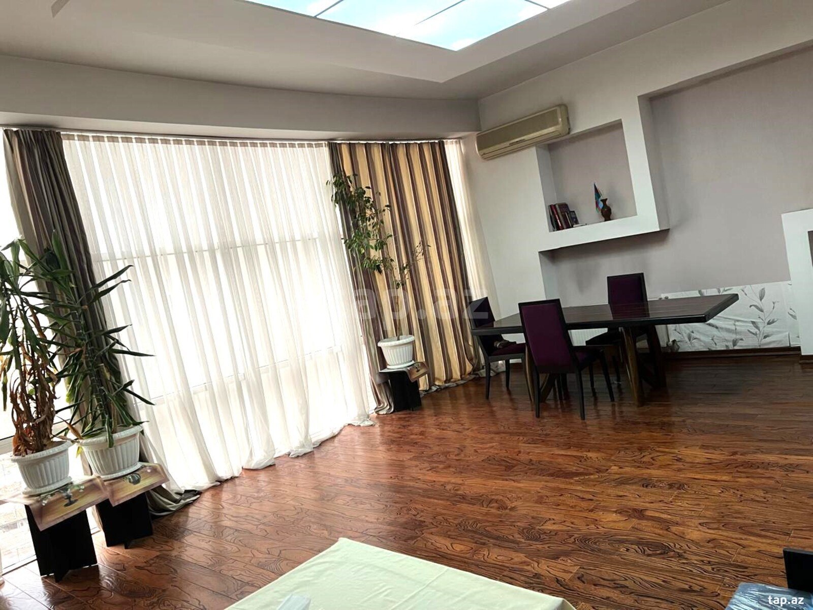2-otaqlı yeni tikili, 28 May m., 120 m²