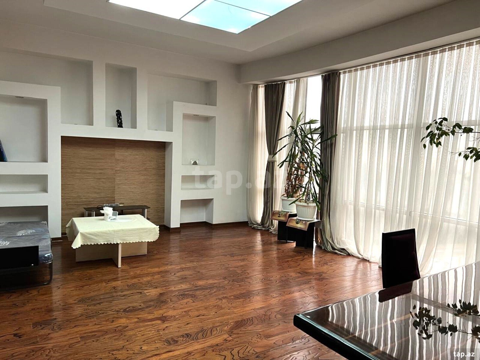 2-otaqlı yeni tikili, 28 May m., 120 m² (2)