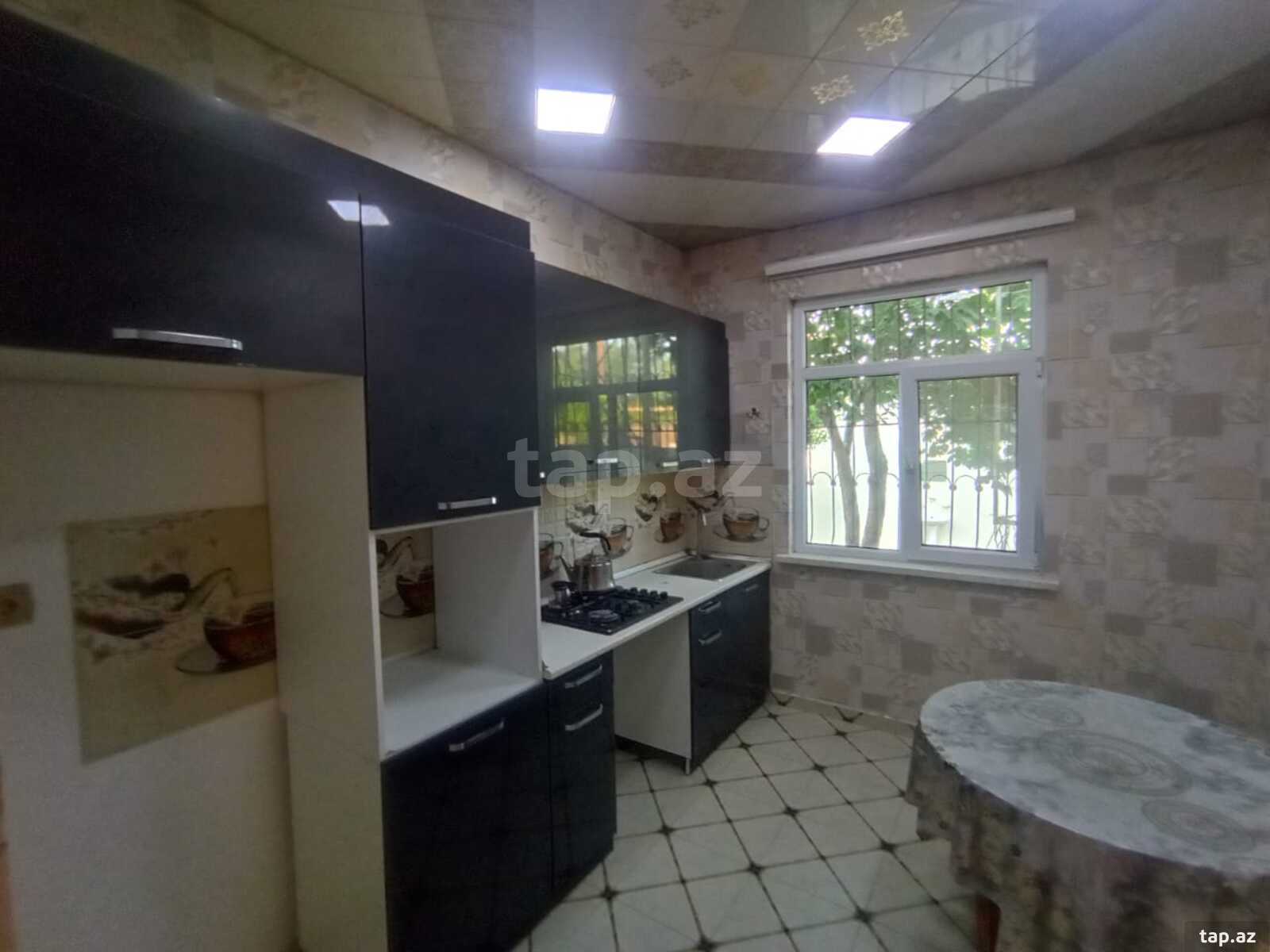 Həyət evi, Zabrat qəs. (2)