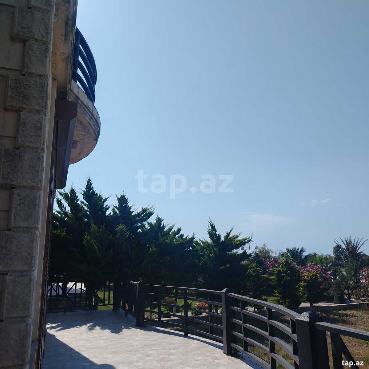 Bağ evi, Buzovna qəs. (13)