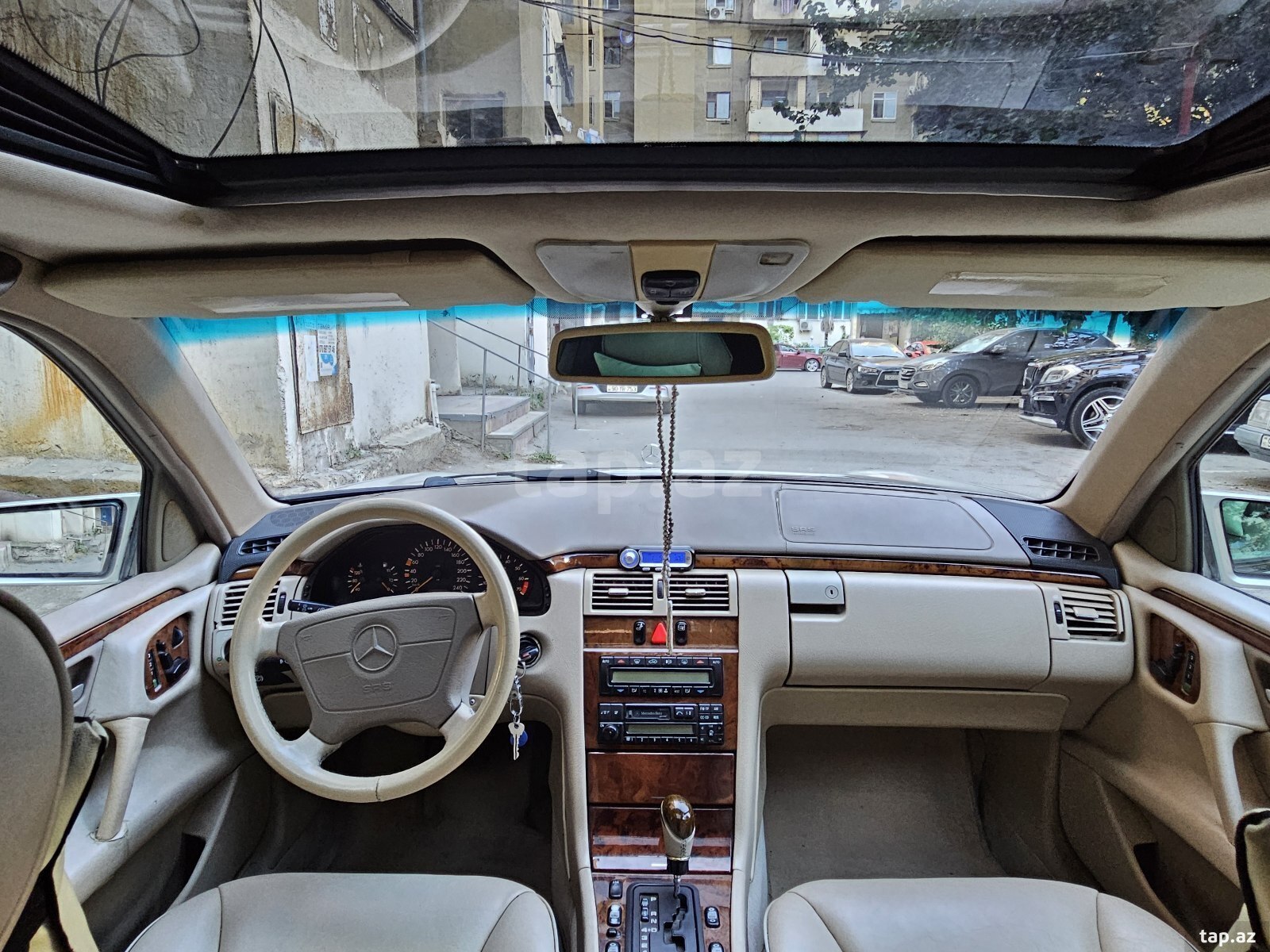 Mercedes E 280, 1998 il (9)