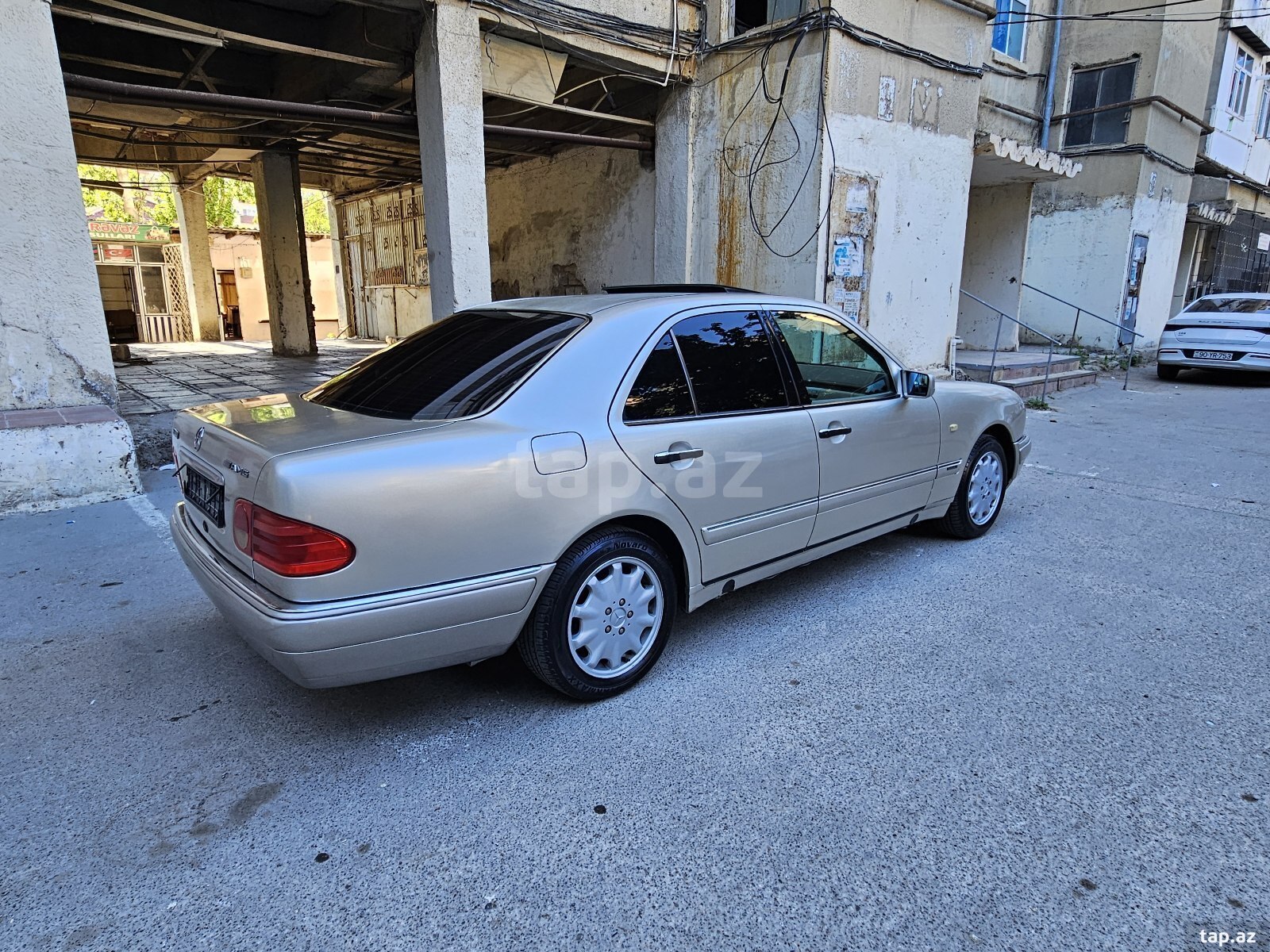 Mercedes E 280, 1998 il (6)