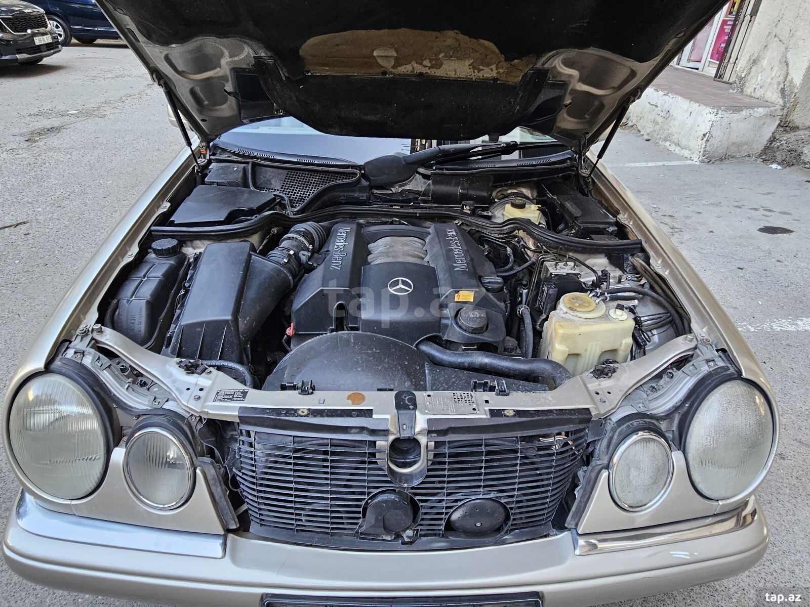 Mercedes E 280, 1998 il (11)