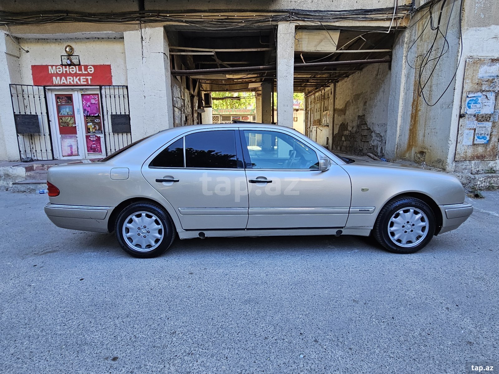 Mercedes E 280, 1998 il (7)